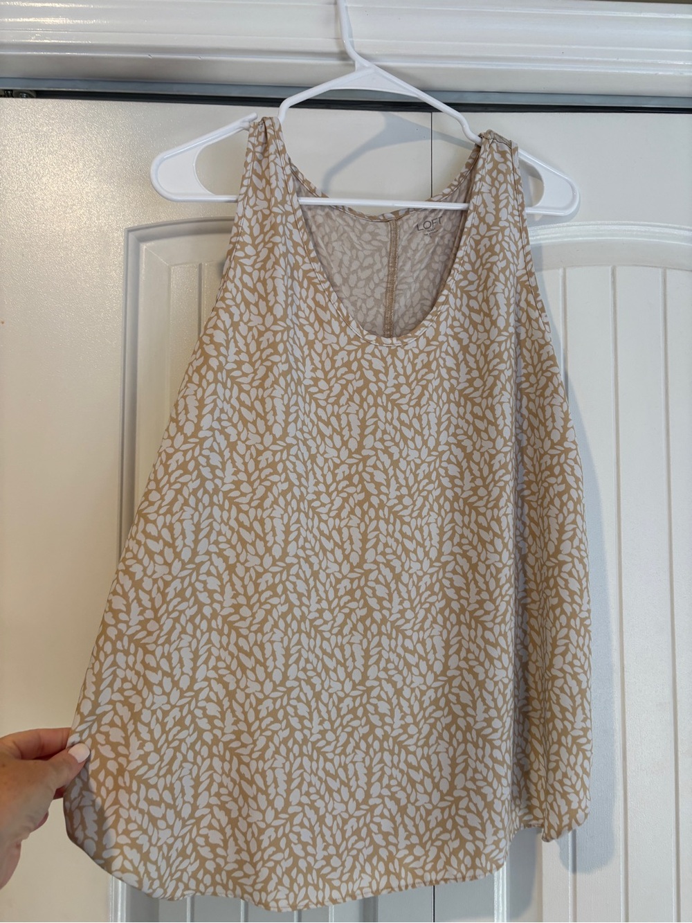 LOFT Cream and Beige Printed Sleeveless Tank Top